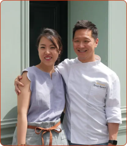 Photo de Arnaud et Suzuka, fondateurs de la pâtisseries "tartelettes" à Paris